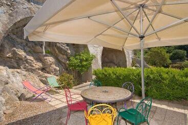 דירות לתיירים Relais San Basilio Convento