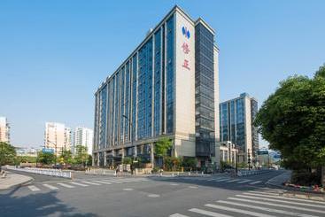 Отель Showse Wellness