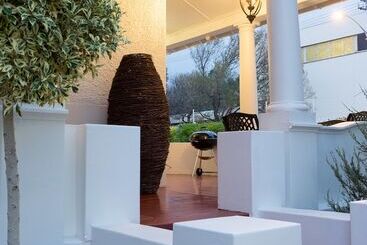 ツーリストアパートメント 5 Camp Street Guesthouse & Self Catering