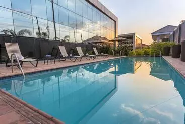 آپارتمان‌های توریست‌ها Fallsway Suites