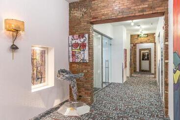 فندق Retro Suites