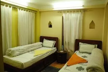هتل Sunny Guest House And Cafe