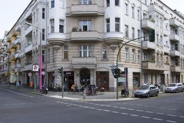 Huoneisto Limehome Berlin Malmöer Straße