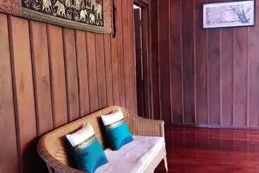 ペンション Wisdom Laos