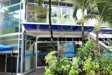 Отель Alon Travelers Lodge