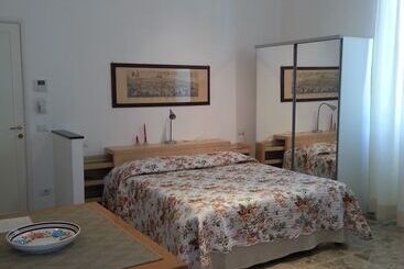 پانسیون Little Garden Donatello