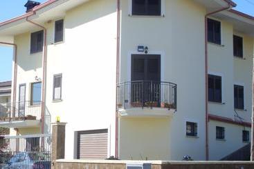 צימר Yellow House