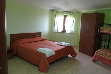 צימר Yellow House