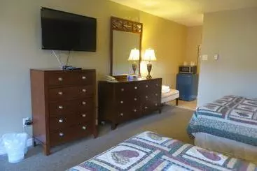 Fundy Line Motel