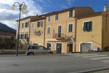 هتل Albergo Dei 10 Colori