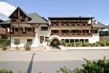 هتل St. Justina Hof