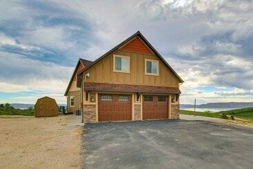 کلبه Exciting Garden City Gem W/ Home Theater & Hot Tub