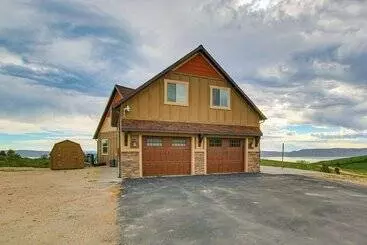 コテージ Exciting Garden City Gem W/ Home Theater & Hot Tub