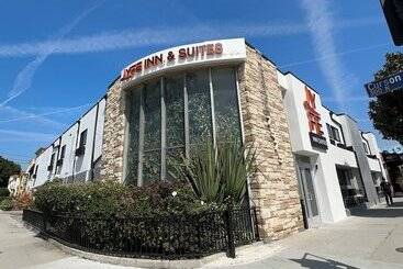Hotelli Lyfe Inn & Suites By Aga   Beverly Hills