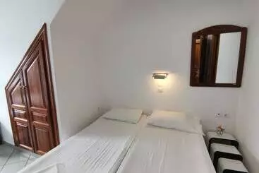 هتل آپارتمان Maria Eleni Guesthouse