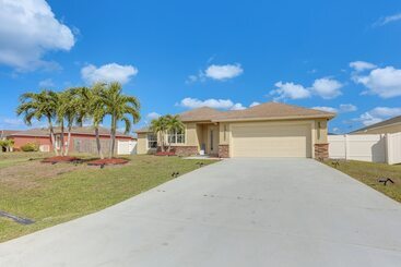 Mökkimajoitus Port St Lucie Home W/ Above Ground Pool & Grill