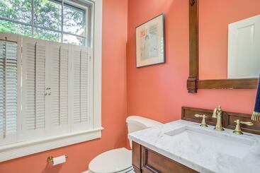 קוטג'' Riverfront Denton Estate On 7 Acres W/ Fire Pit!