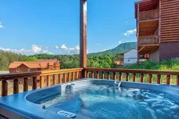コテージ Serenity Mountain Pool Lodge