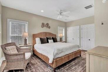 Vakantiehuisje 123 Grand Pavilion By Avantstay Steps From Beach