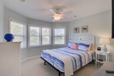 茅舍 72 Pelican Bay Avantstay Community Pool, Decks