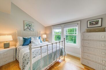 Charming Cavendish Cottage: All Season Retreat!