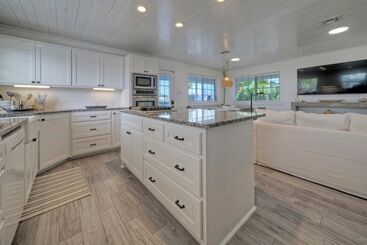 بيت ريفى Private Pool, Yard W/ Fire Pit, Near The Beach Coasta Rita By Avantstay