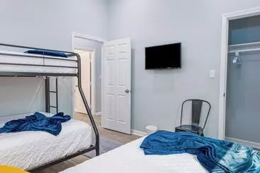 کلبه Comfort And Style 4br/3ba Near Riverwalk And Dtown