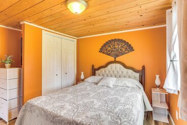 Vakantiehuisje Cozy Water Valley Home W/ Yard & Fire Pit!