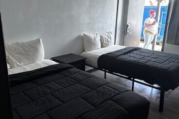 Glenstone Place Extended Stay Motel