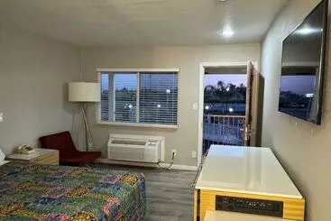 Hotelli Pacific Express Inn