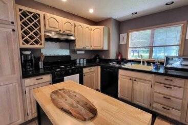 Vidéki Ház Tranquil Waterside By Avantstay Lakefront + Dock, Game Room, Views