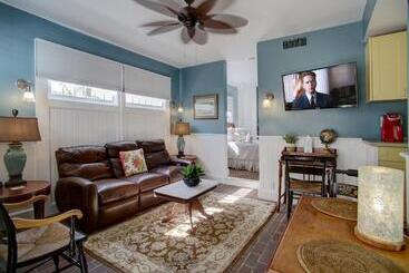 Bed and Breakfast Azalea Inn And Villas