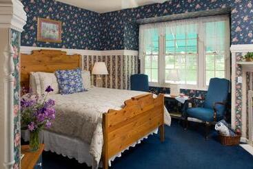 Inn At The Park Bed And Breakfast
