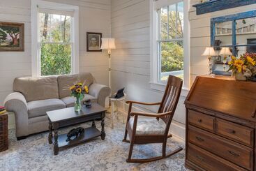 Maison D'memoire Bed & Breakfast Cottages