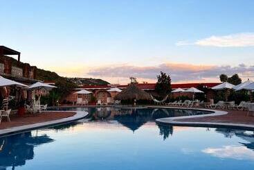 Mama Chuy Hotel & Villas