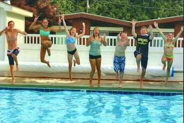 Nader S Motel & Suites