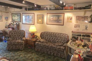 Red Barn Village B&b