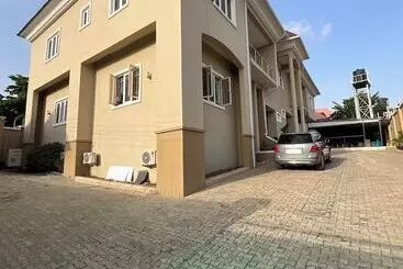 هتل Botis