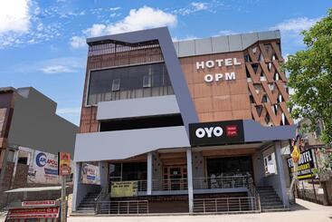 Hotel O Opm