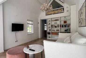 住宿加早餐 Lingeliefde Logement Complete Studio Met Eigen Keuken En Badkamer