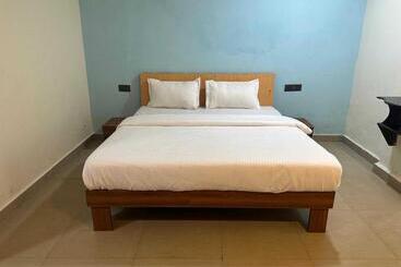 Hotel Collection O Coral Beach