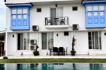 בית מלון כפרי Villa Egella