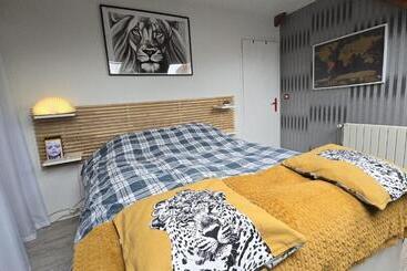 Pensionat Chambres Privées Avec Piscine Partagées Et Cuisine Partagée à 20 Minutes De Paris Et 40 Minutes De D