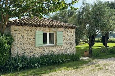 Bed and Breakfast Maisonnette Indépendante Au Calme Avec Un Grand Jardin