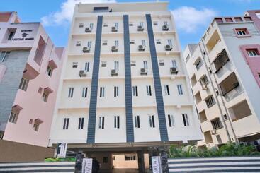 Hotelli Iroomz Ikon Stay