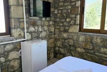 Pension Ambelas Guest Rooms 6