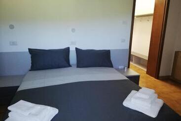 膳宿费 Con Mario E Almerina