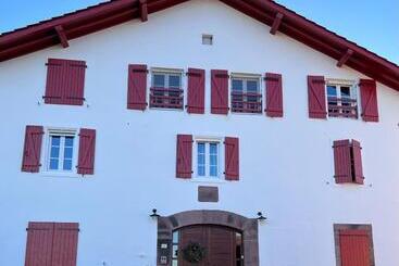 Pensiune Maison Biscaya , La Chambre 2e étage