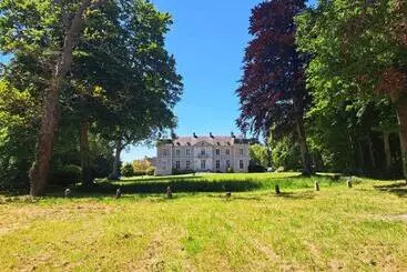 Bed and Breakfast Château D Agy