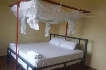 هتل Farmhouse Lodge